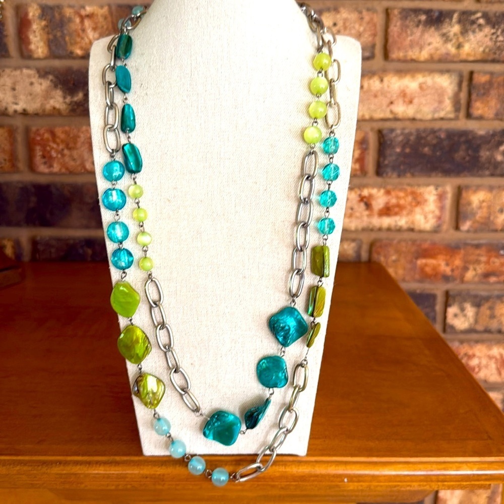 Vintage double strand blue & green glass beaded & abalone silver tone necklace